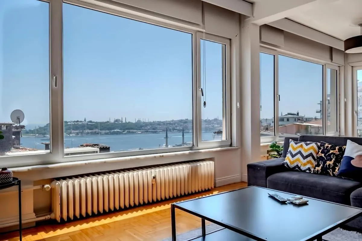 5-Bedroom Apartment With Sea View Stambuł
